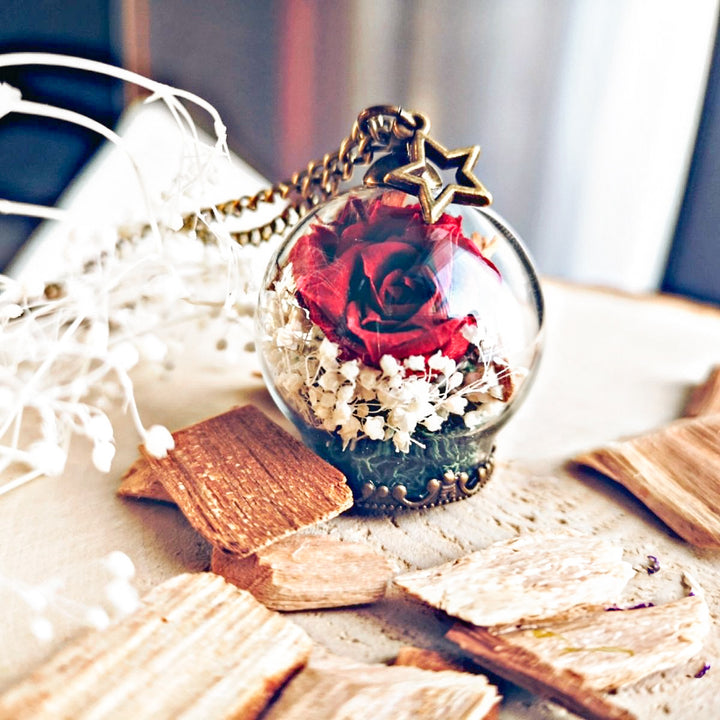 Pendentif avec fleurs - L'amour pur