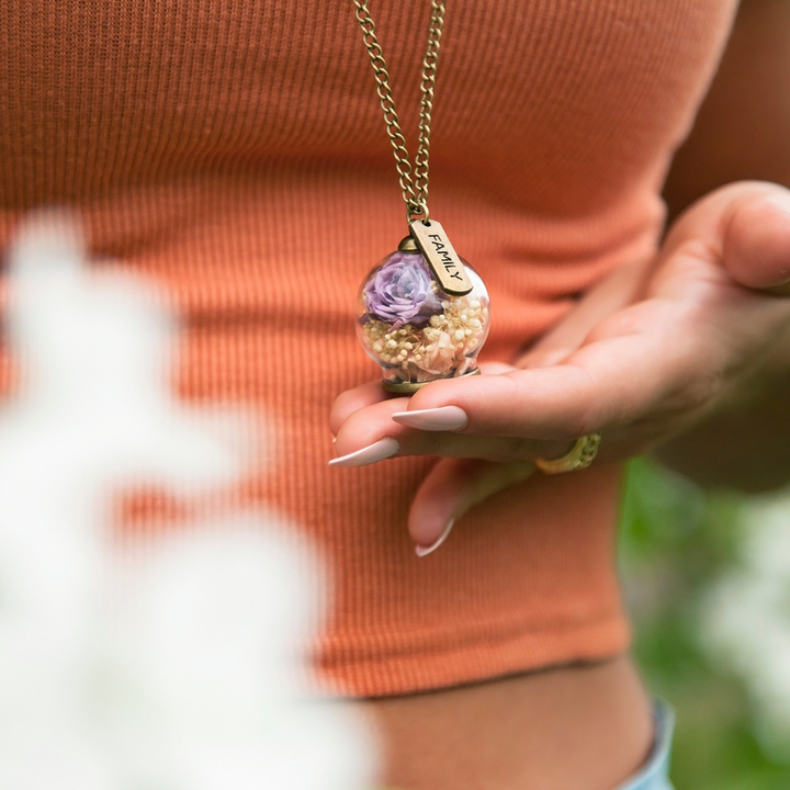 PENDENTIF AVEC FLEURS - Fait sur mesure