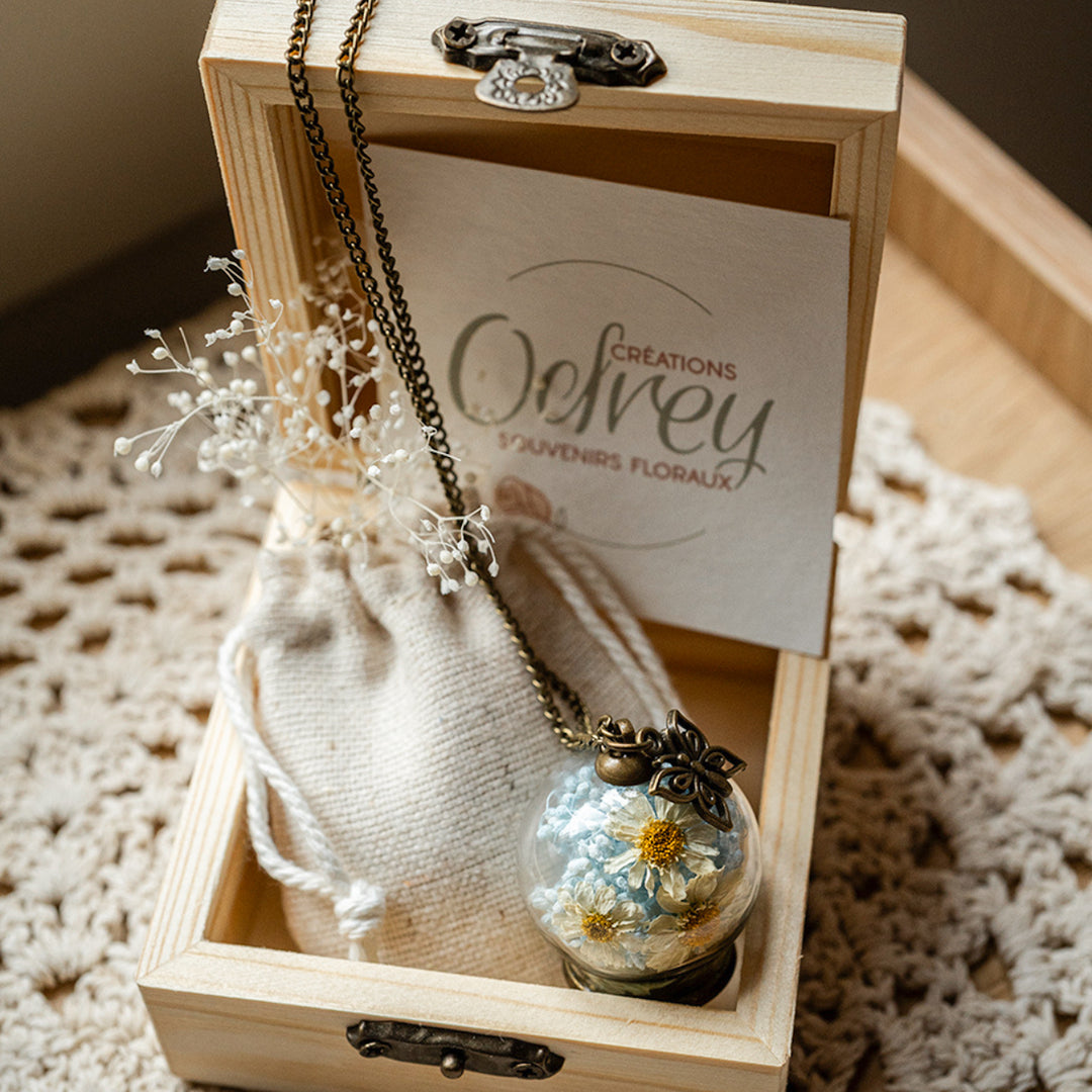 Pendentif avec fleurs - Résilience & Réconfort