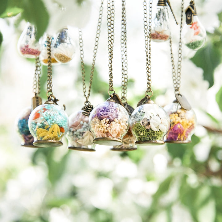 PENDENTIF AVEC FLEURS - Fait sur mesure