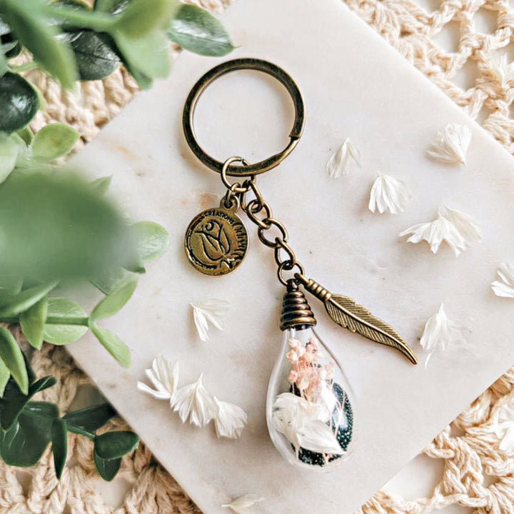 Porte-clé fleuri à suspendre au rétroviseur – souvenir floral unique à offrir en cadeau