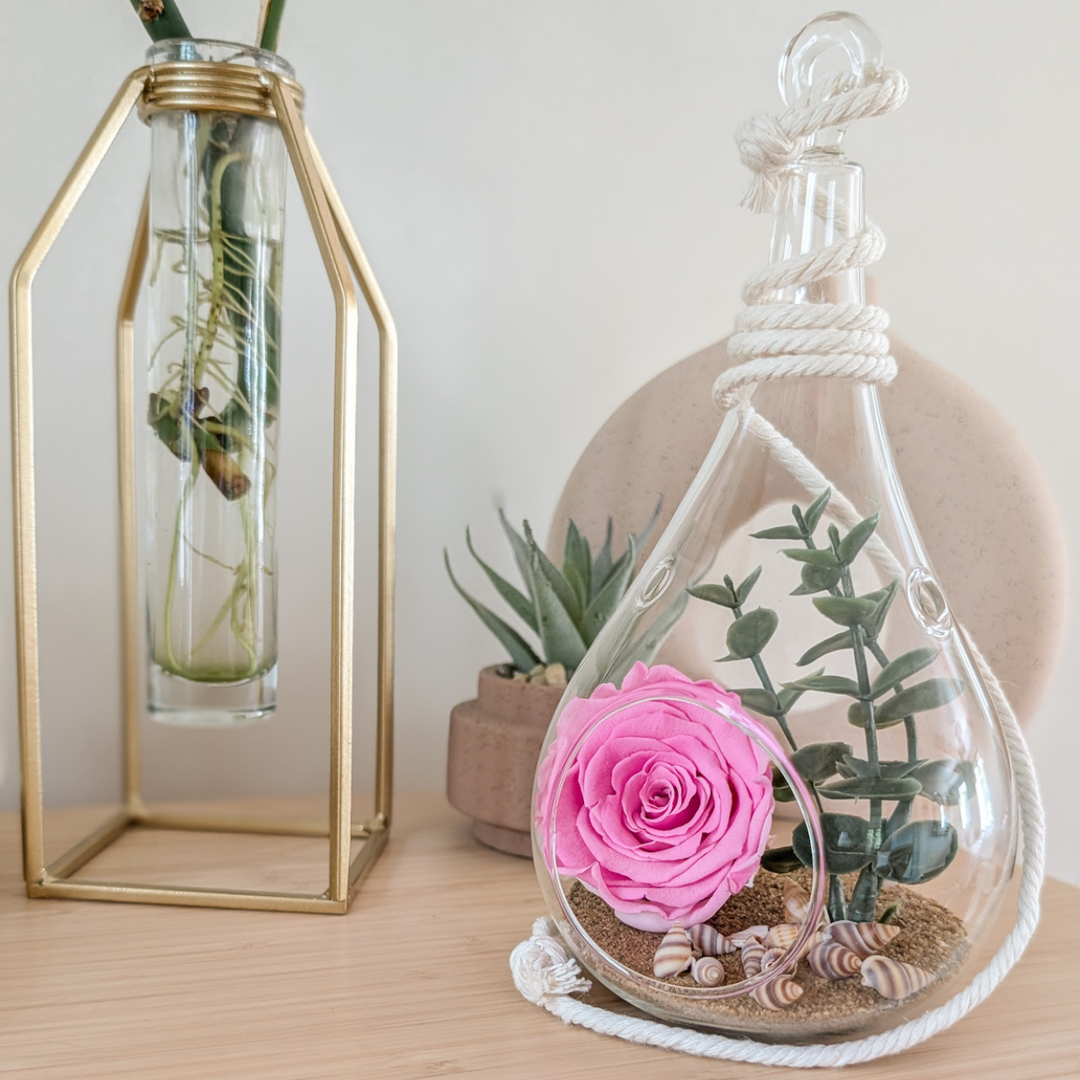 Arrangement floral boho en rose éternelle, parfait pour souligner un anniversaire
