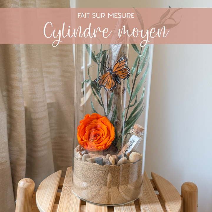 Arrangement floral lumineux avec papillon monarque, cadeau pour amie proche