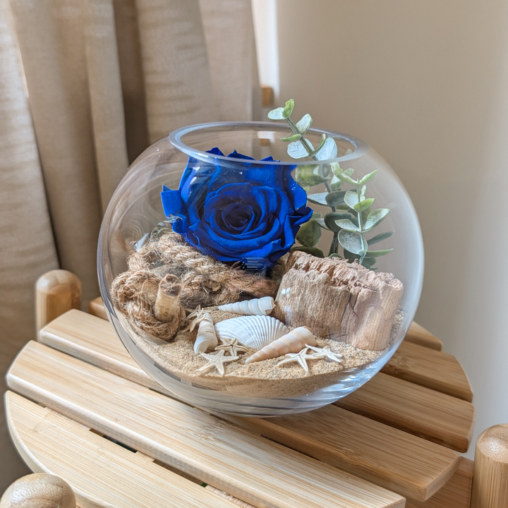 rrangement floral rustique avec fleurs séchées et bois flotté