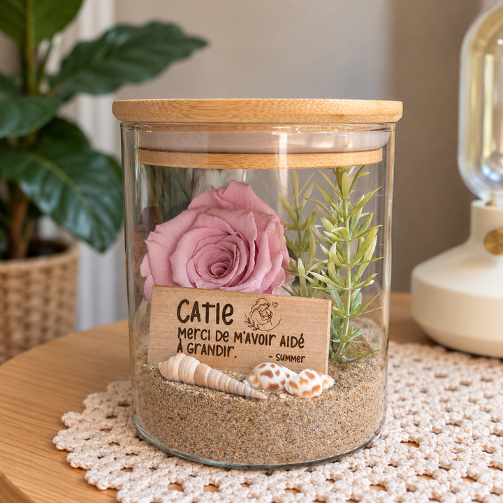 rose éternelle turquoise et plaquette gravée « merci de m'avoir aidé à grandir », petit vase à couvercle de bambou