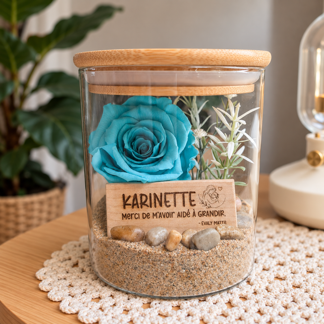 Cadeau éducatrice : rose éternelle turquoise et plaquette gravée « merci de m'avoir aidé à grandir », petit vase à couvercle de bambou