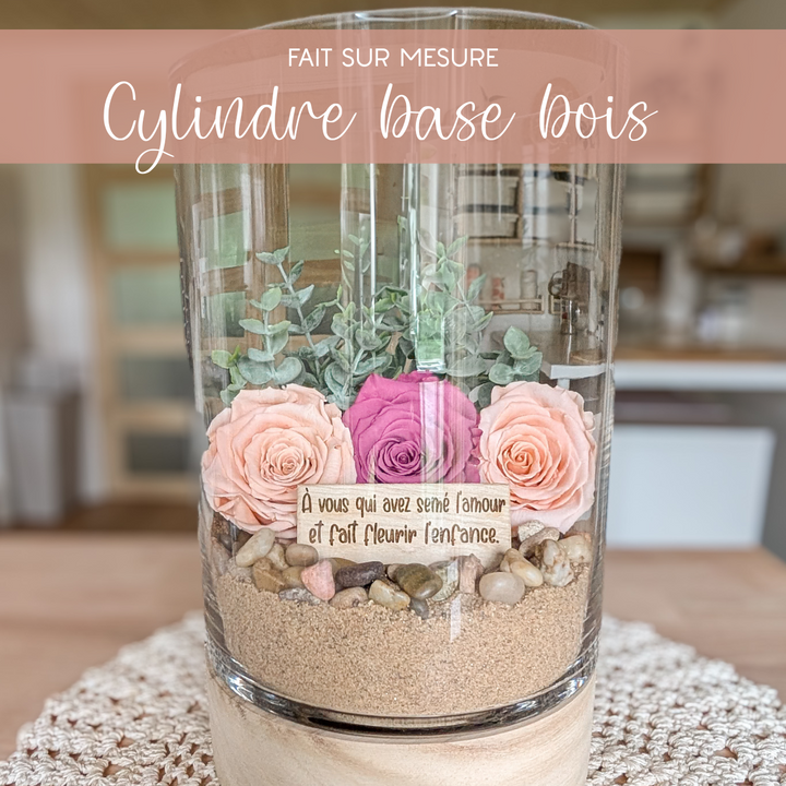 Création florale fait de fleurs préservées, cadeau spécial pour éducatrice.