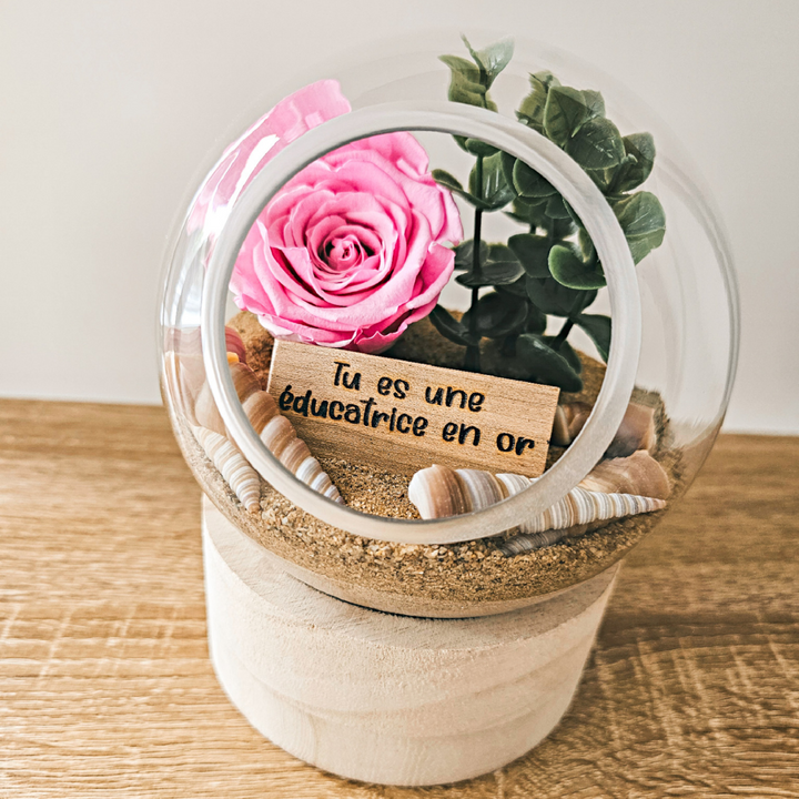 Rose éternelle décoratif, création florale avec plaquette de bois pour éducatrice à remercier,