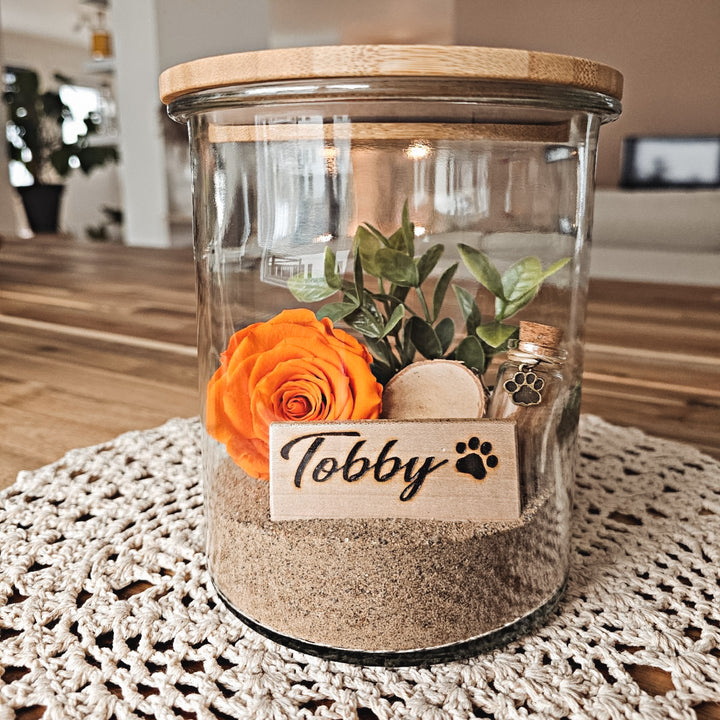 Urne commémorative personnalisée pour animal de compagnie, création symbolique pour préserver le souvenir avec douceur.